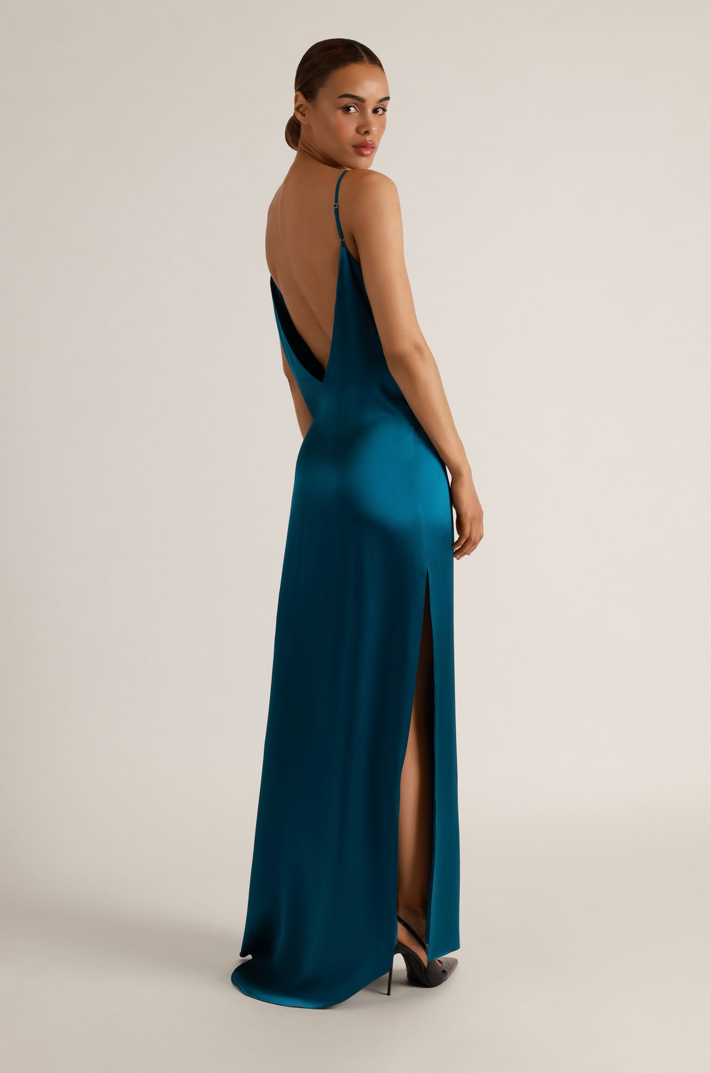 SOIE V-BACK SLIP GOWN