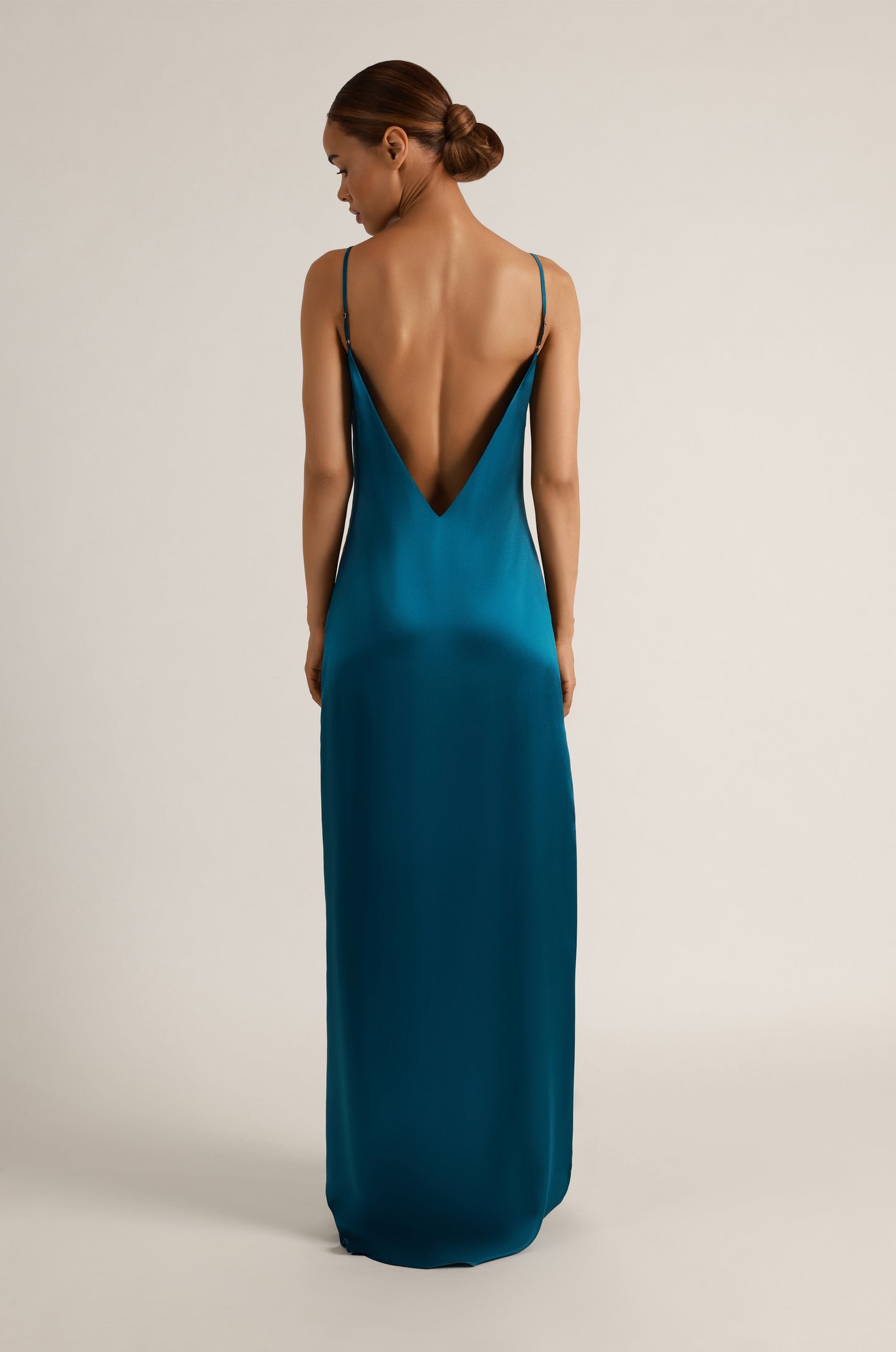 SOIE V-BACK SLIP GOWN