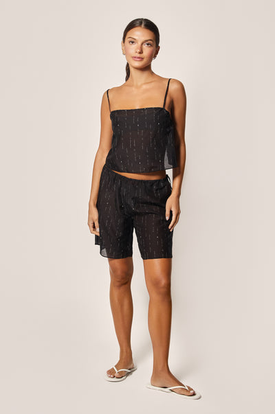 Black Cursive Words Joue Avec Moi Printed Lose Tie Waistband Long Shorts Front