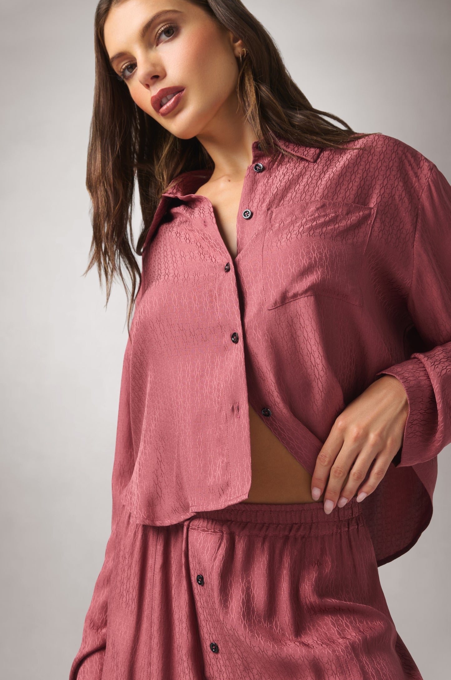 SAY MY NAME CROPPED LONG SLEEVE SHIRT